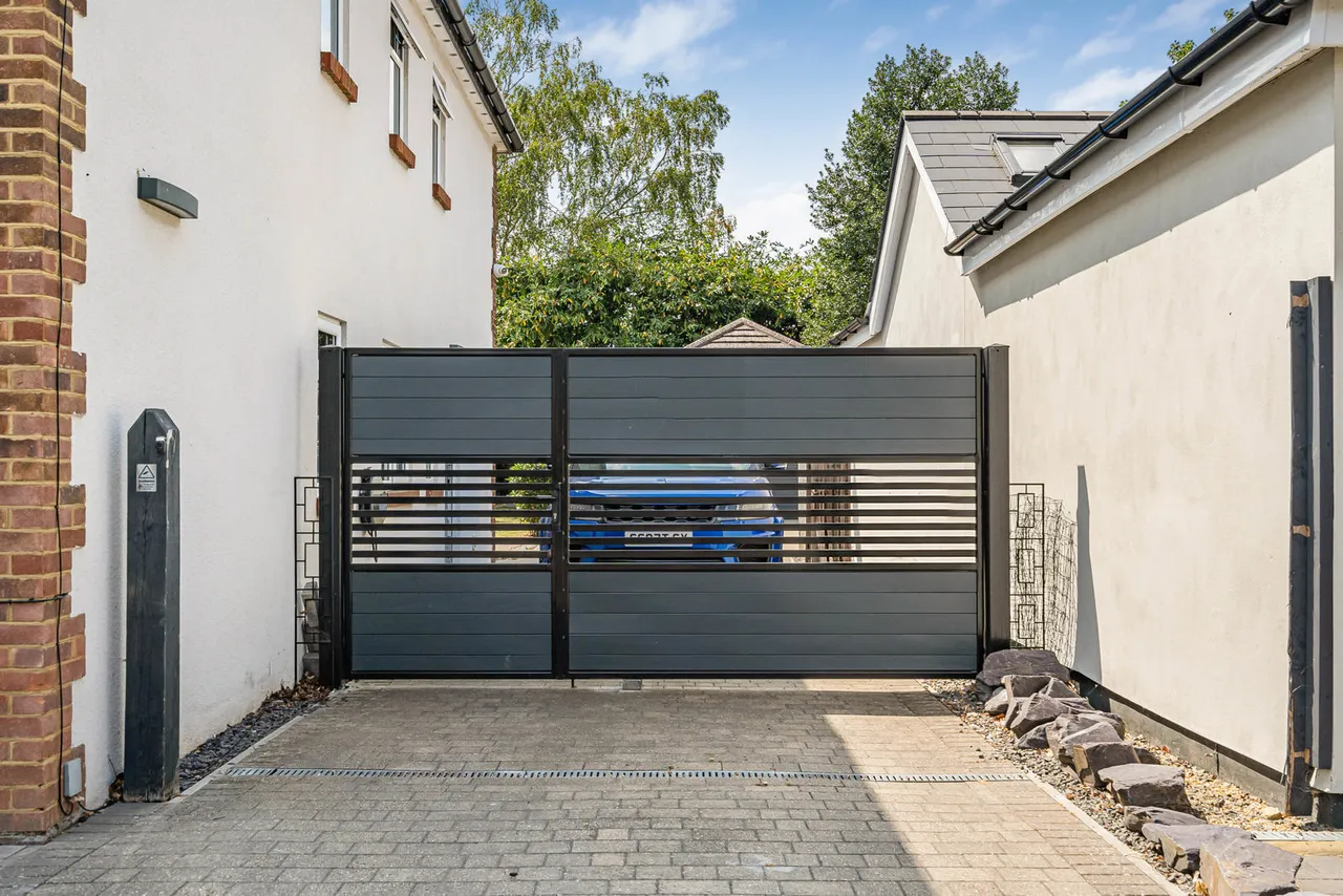 Birchfield Close, Addlestone, KT15, photo 27