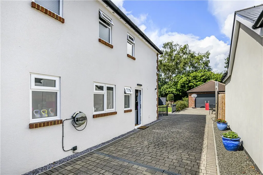 Birchfield Close, Addlestone, KT15, photo 28