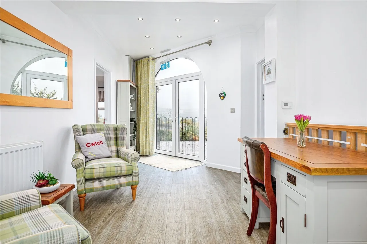 Bryn Yr Eglwys, Lampeter, SA48, photo 4