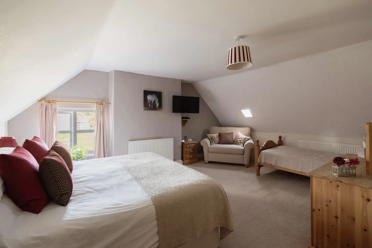 Fakenham Road, Hillington, PE31, photo 33