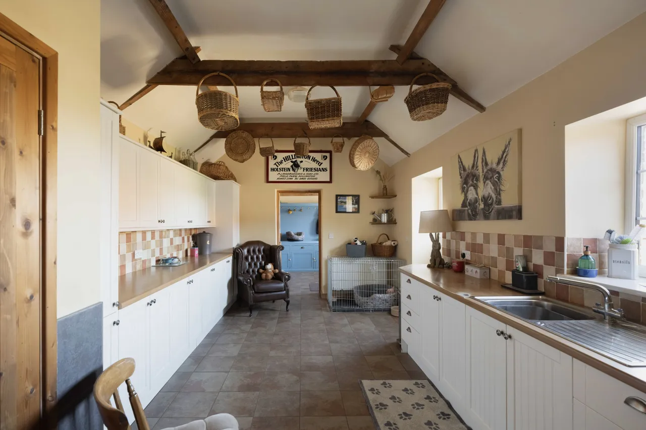 Fakenham Road, Hillington, PE31, photo 9