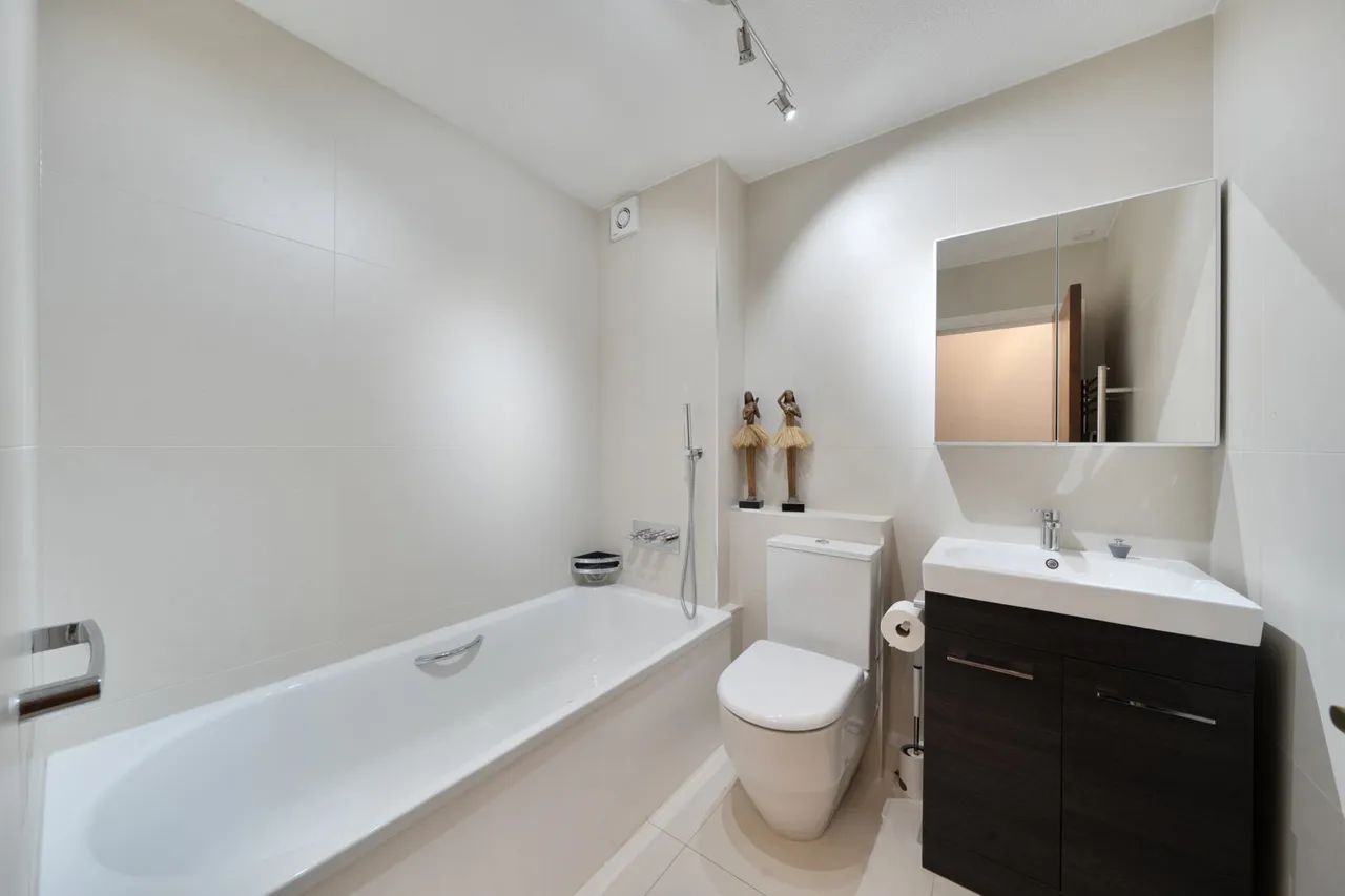 Falcon Close, Northwood, HA6, photo 8