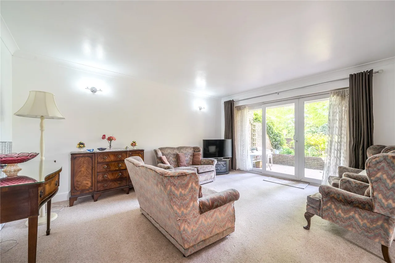 Falcon Close, Northwood, HA6, photo 2