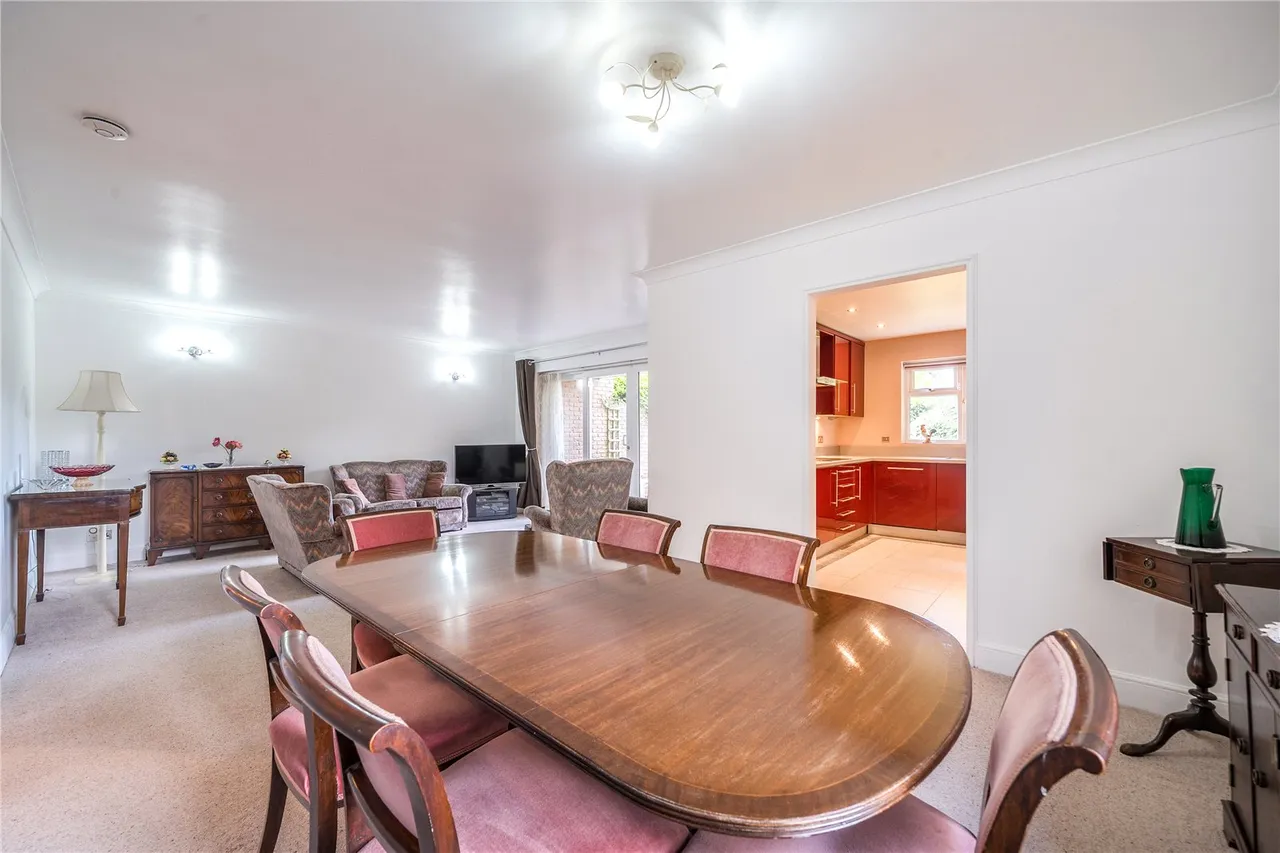 Falcon Close, Northwood, HA6, photo 3