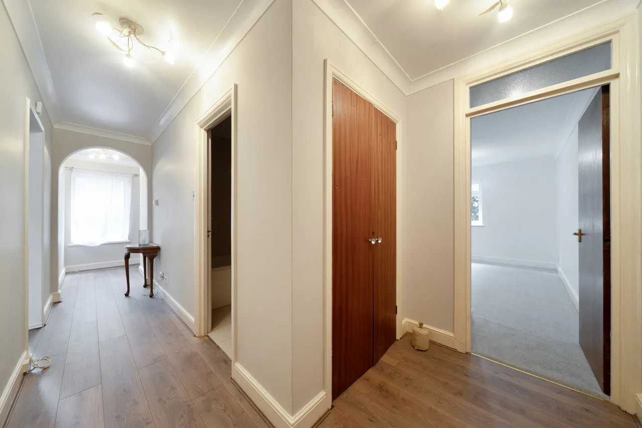 Falcon Close, Northwood, HA6, photo 15