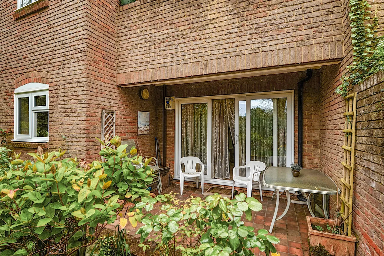 Falcon Close, Northwood, HA6, photo 20