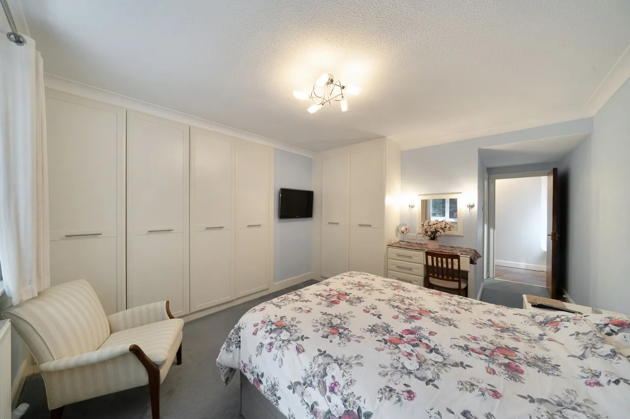Falcon Close, Northwood, HA6, photo 13