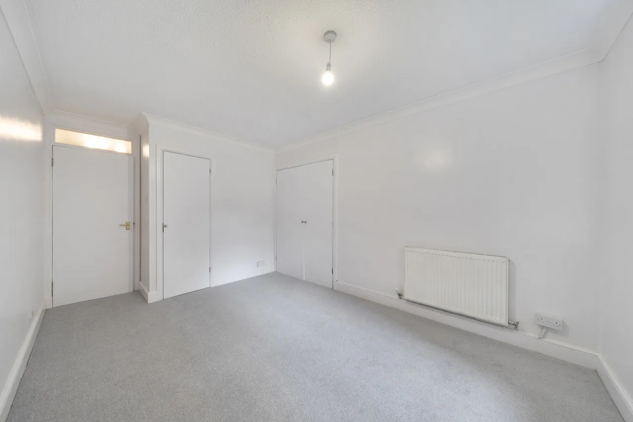 Falcon Close, Northwood, HA6, photo 17