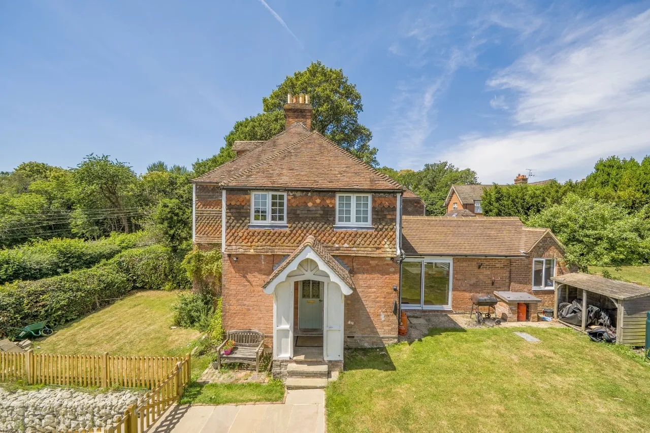 3 bed flat for sale, Priors Heath, Goudhurst, TN17