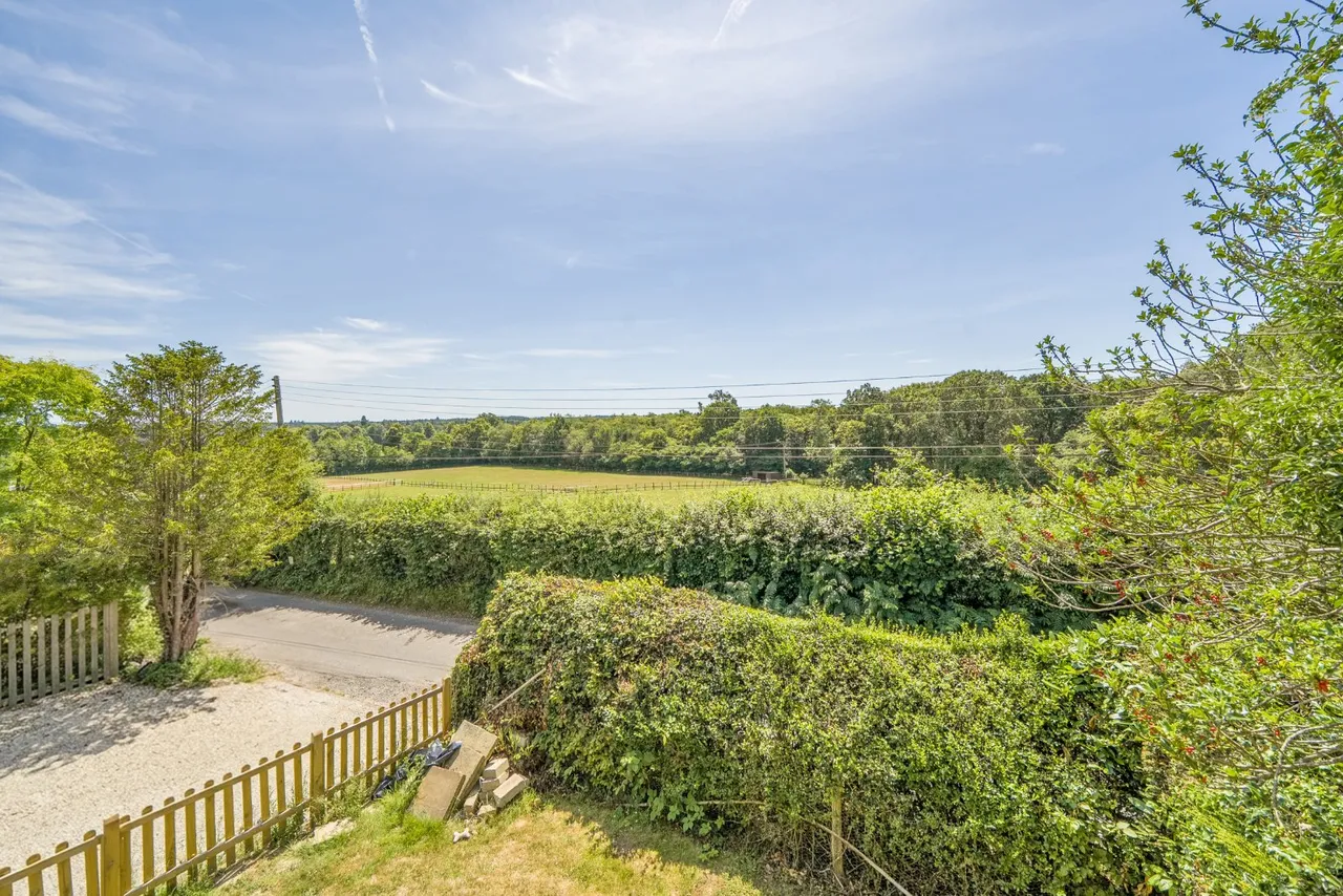 Priors Heath, Goudhurst, TN17, photo 19
