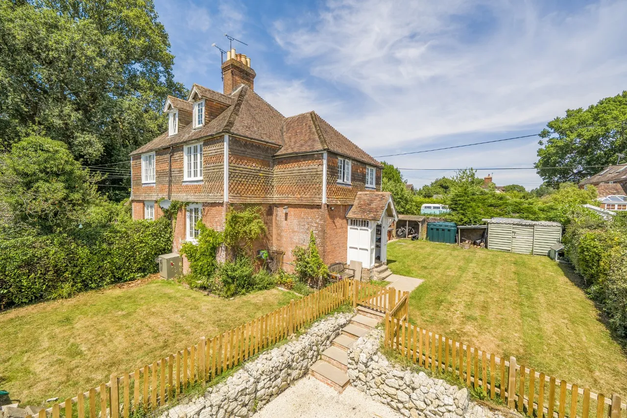 Priors Heath, Goudhurst, TN17, photo 18