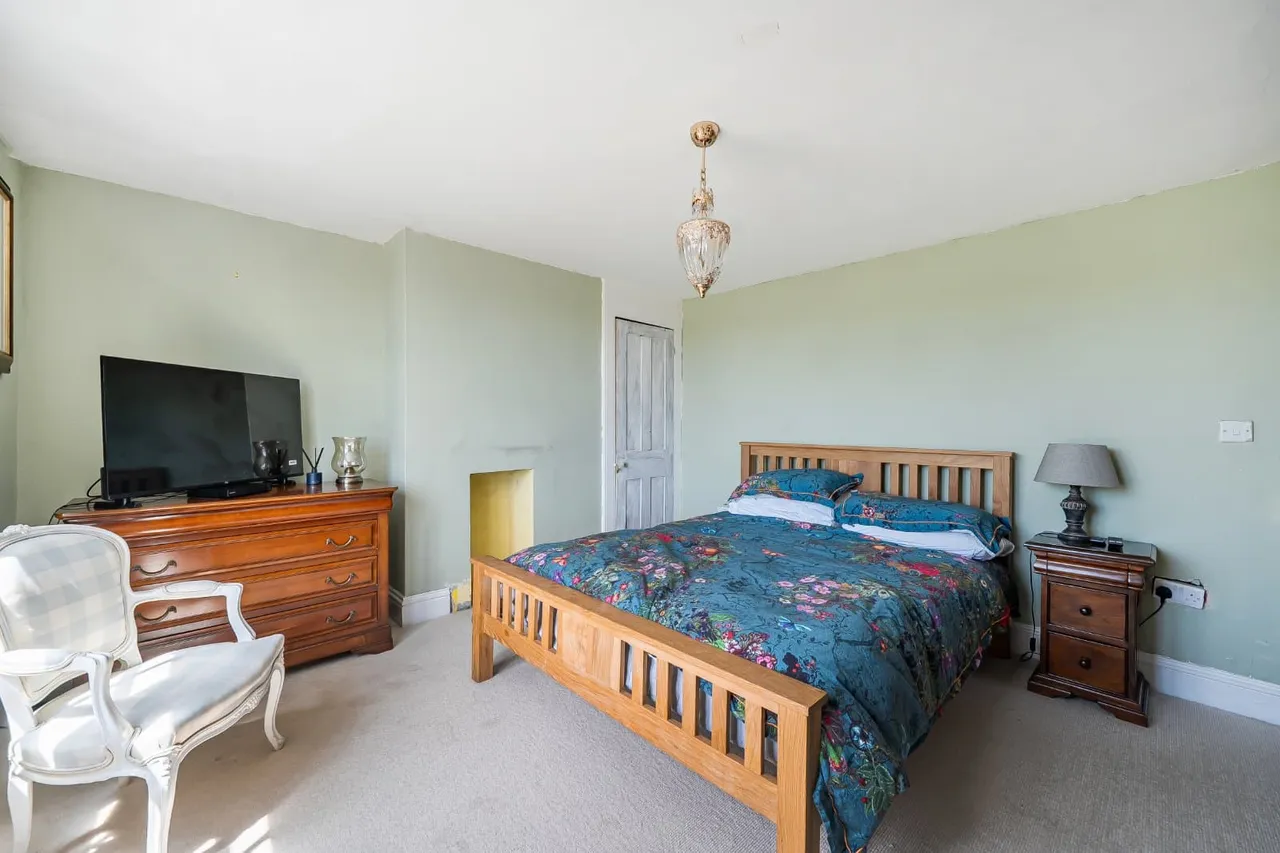 Priors Heath, Goudhurst, TN17, photo 11