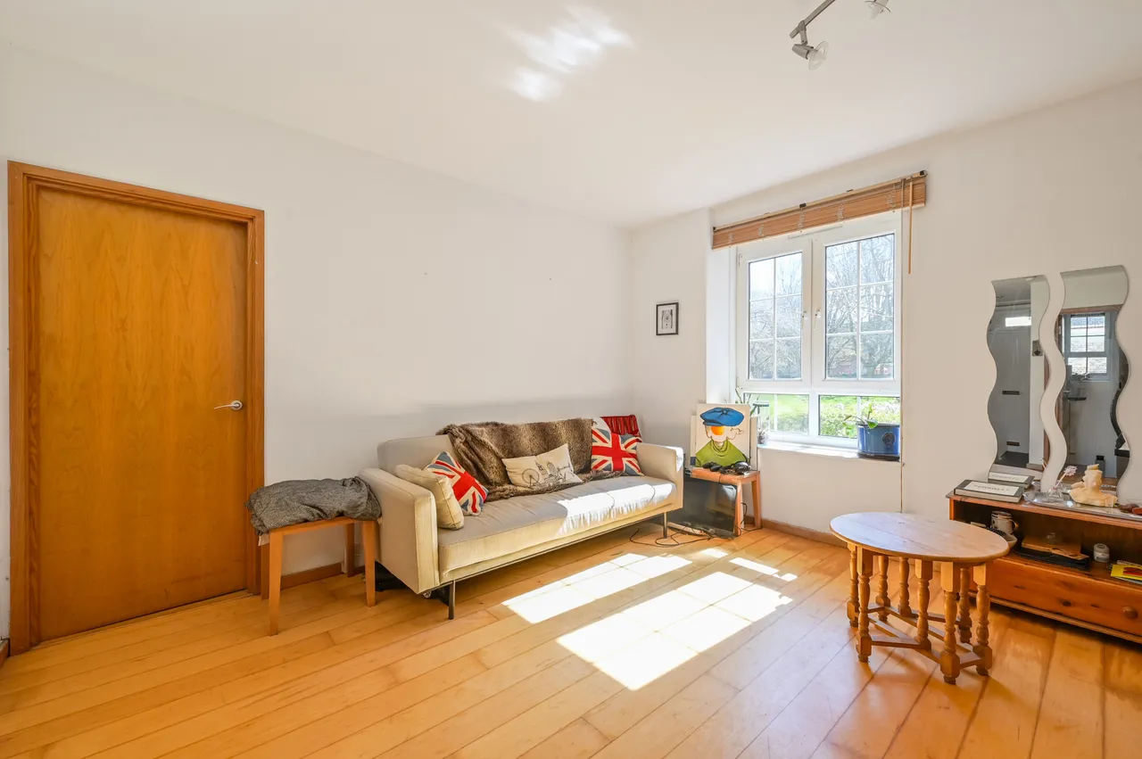 5 Reardon House, Reardon Street, London, photo 8