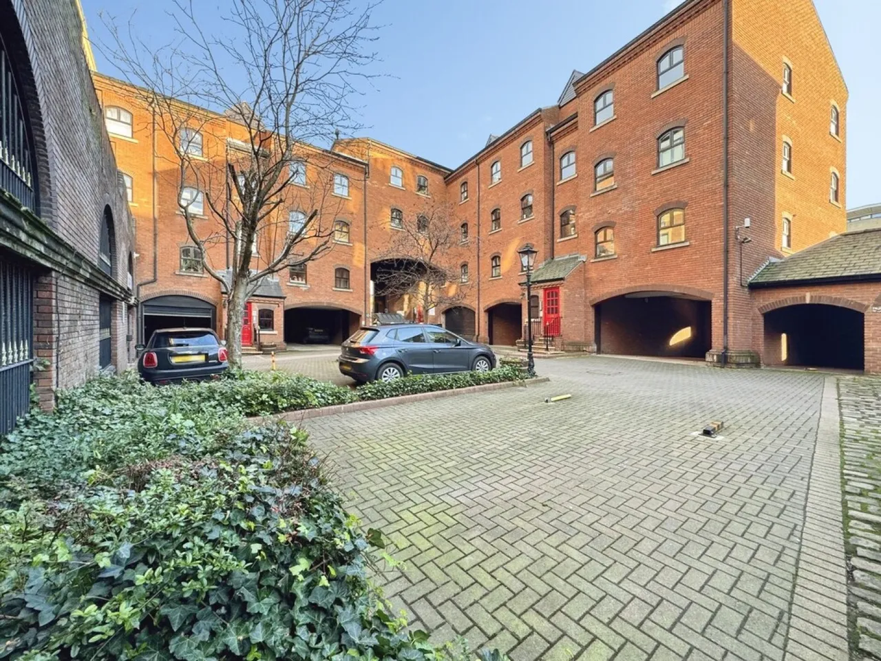 Riverside Court, LS1, photo 15