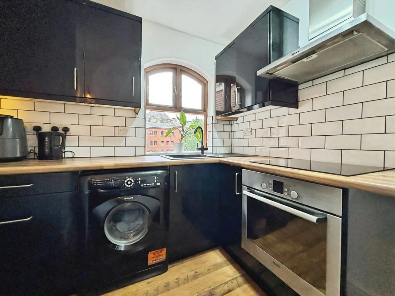 Riverside Court, LS1, photo 5