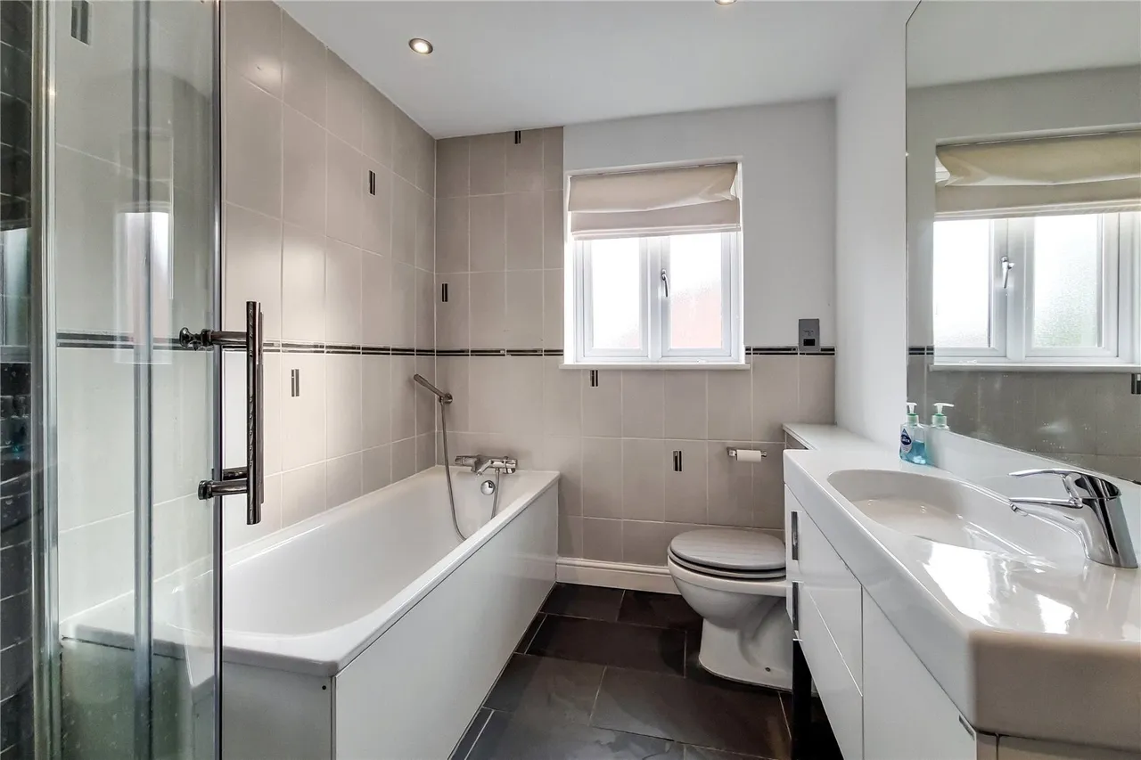 Telegraph Place, London, E14, photo 13