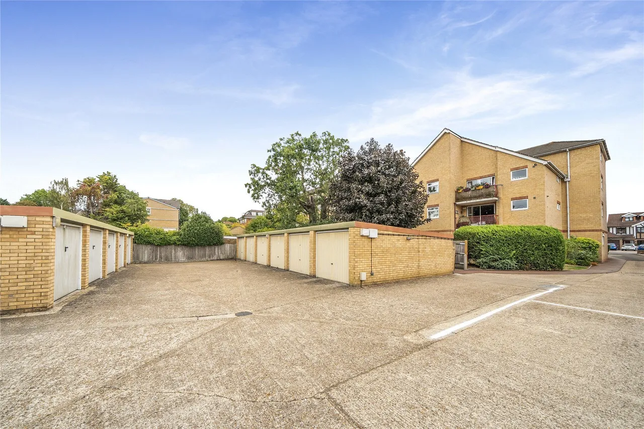 Overbury Avenue, Beckenham, BR3, photo 17