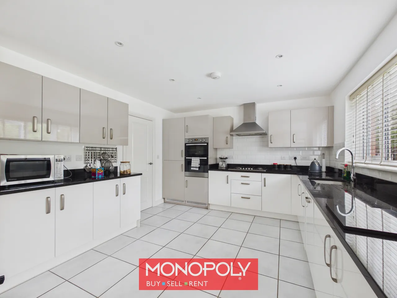 Holly Court, St. Asaph, LL17, photo 10