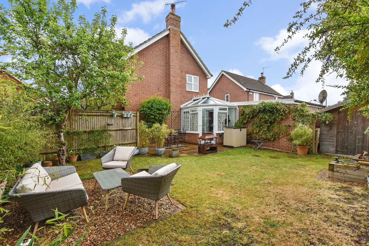 Bircholt Road, Liphook, GU30, photo 2