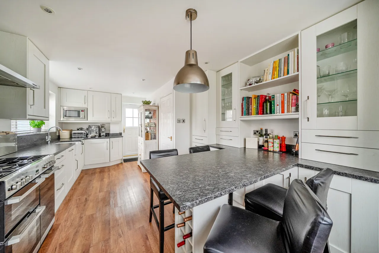 Bircholt Road, Liphook, GU30, photo 8