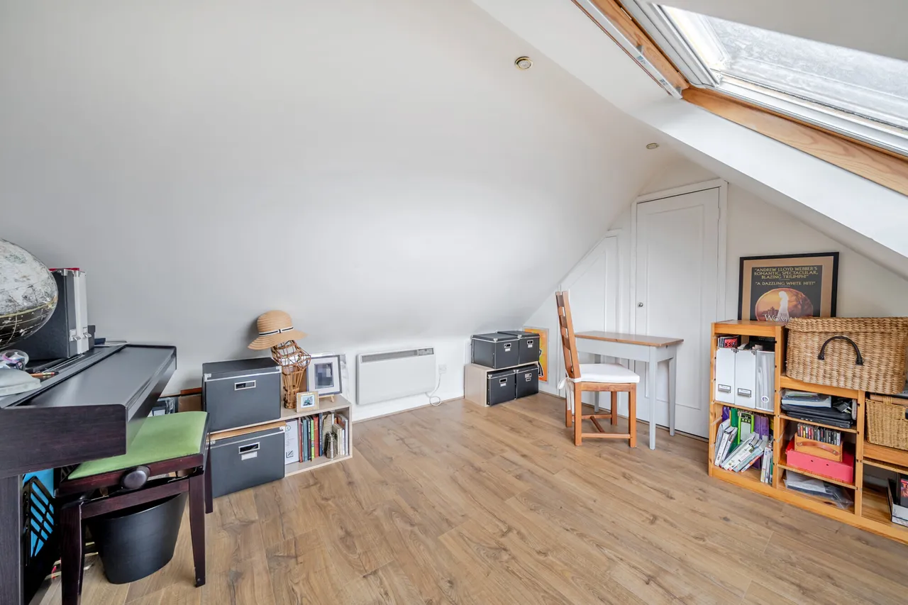 Bircholt Road, Liphook, GU30, photo 11