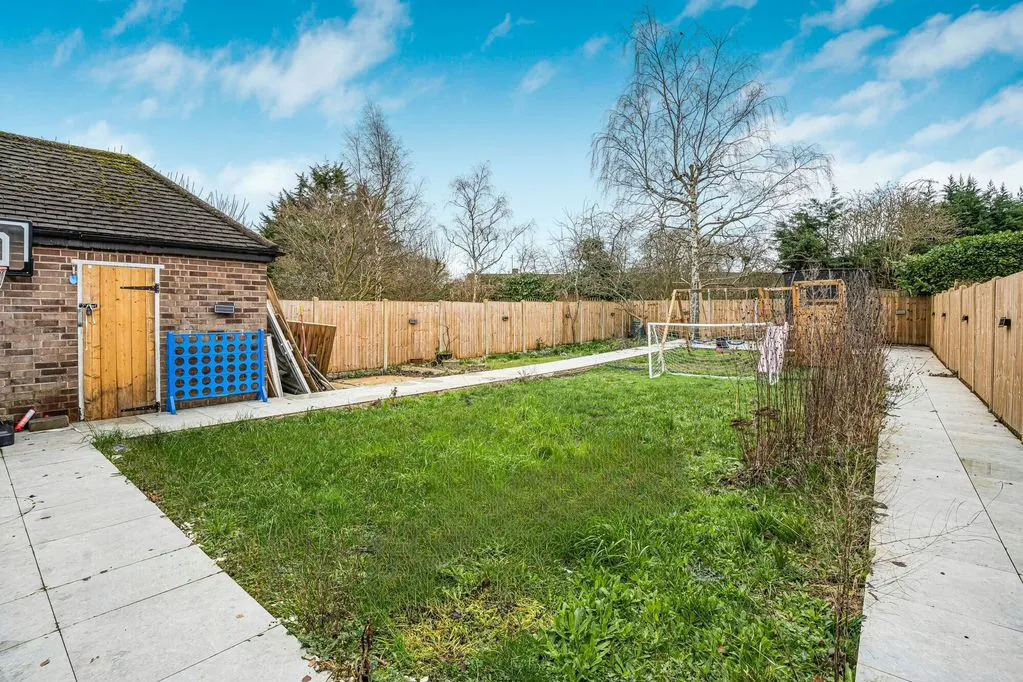 Shenley Road, Bletchley, Milton Keynes, Buckinghamshire, MK3 6HE, photo 8