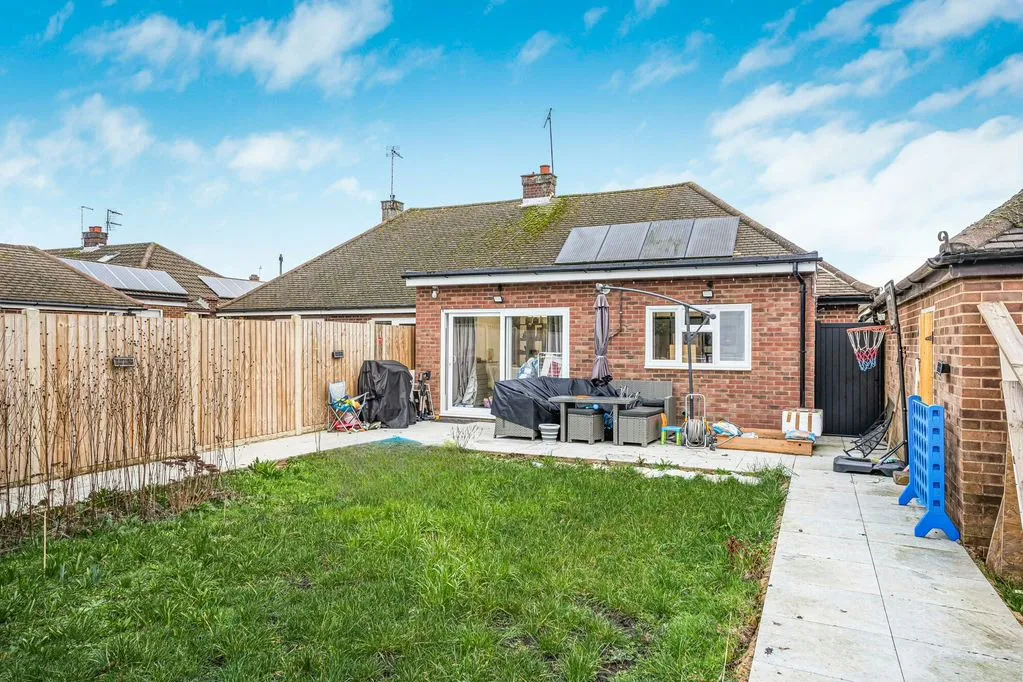 Shenley Road, Bletchley, Milton Keynes, Buckinghamshire, MK3 6HE, photo 16