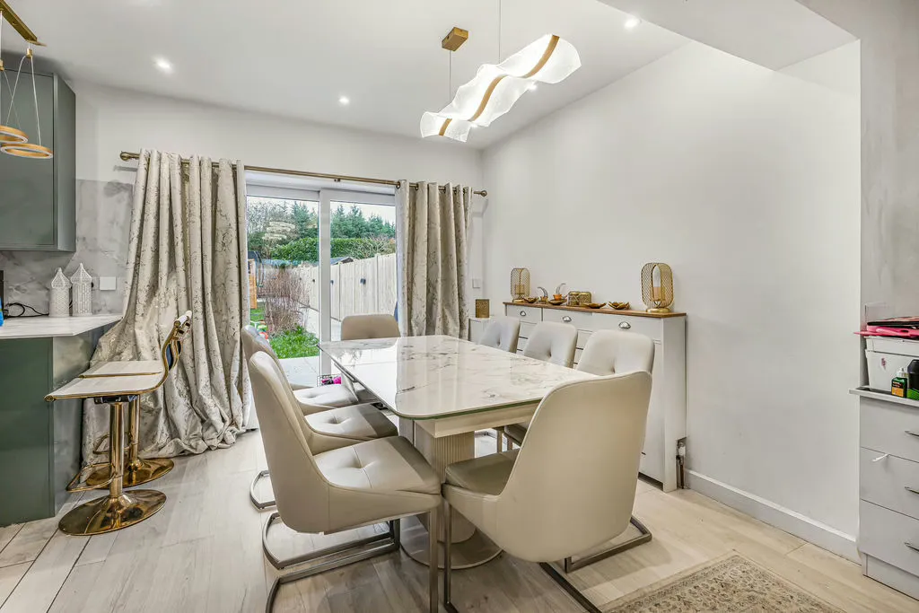 Shenley Road, Bletchley, Milton Keynes, Buckinghamshire, MK3 6HE, photo 4