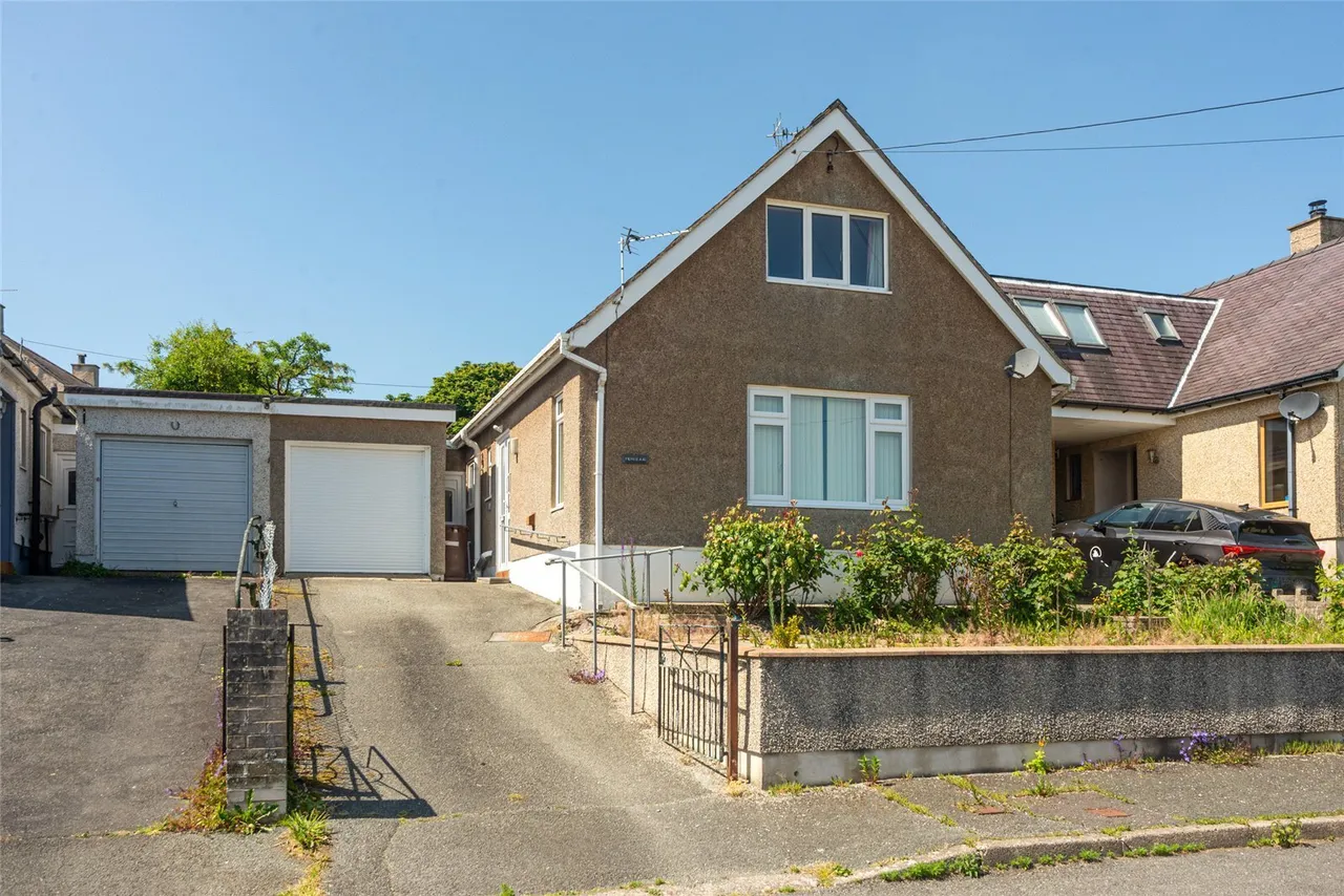4 bed house for sale, Llanrug, Caernarfon, LL55