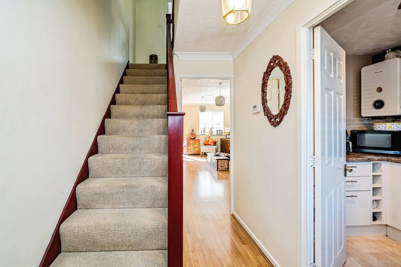 Kinnaird Close, Slough, SL1, photo 9