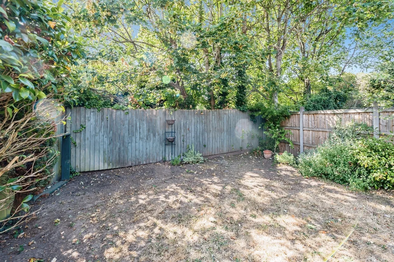 Kinnaird Close, Slough, SL1, photo 14