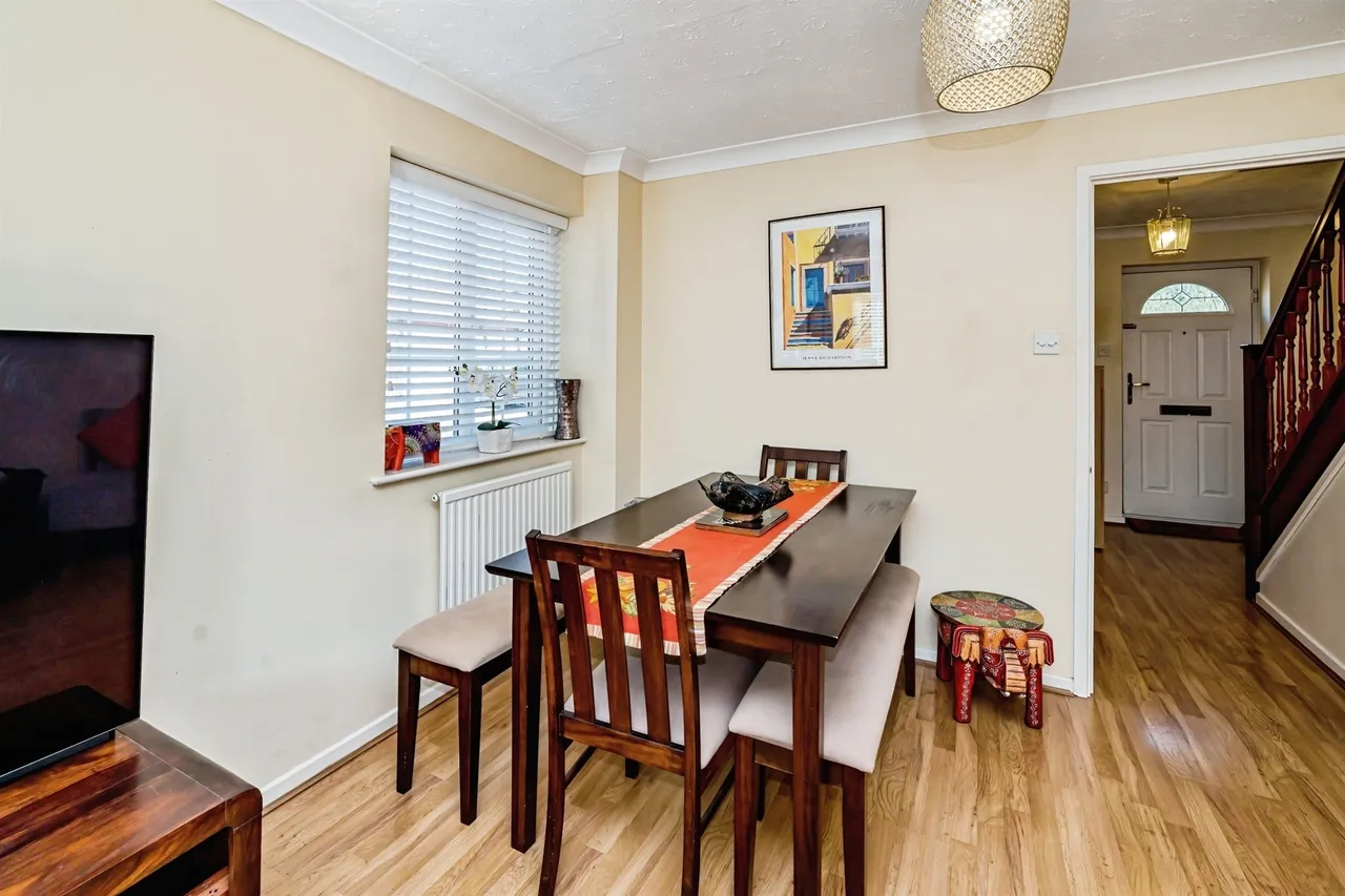 Kinnaird Close, Slough, SL1, photo 6