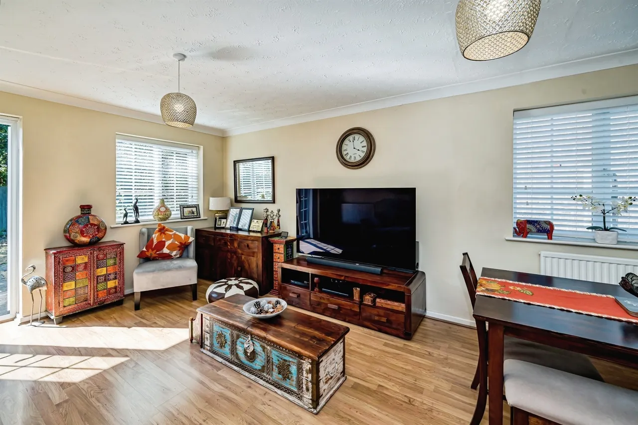 Kinnaird Close, Slough, SL1, photo 5