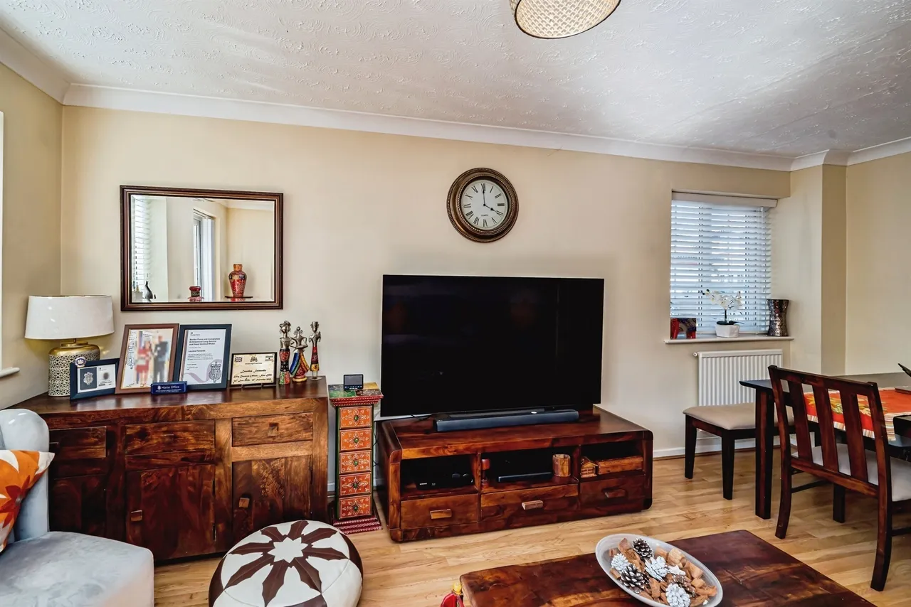 Kinnaird Close, Slough, SL1, photo 8