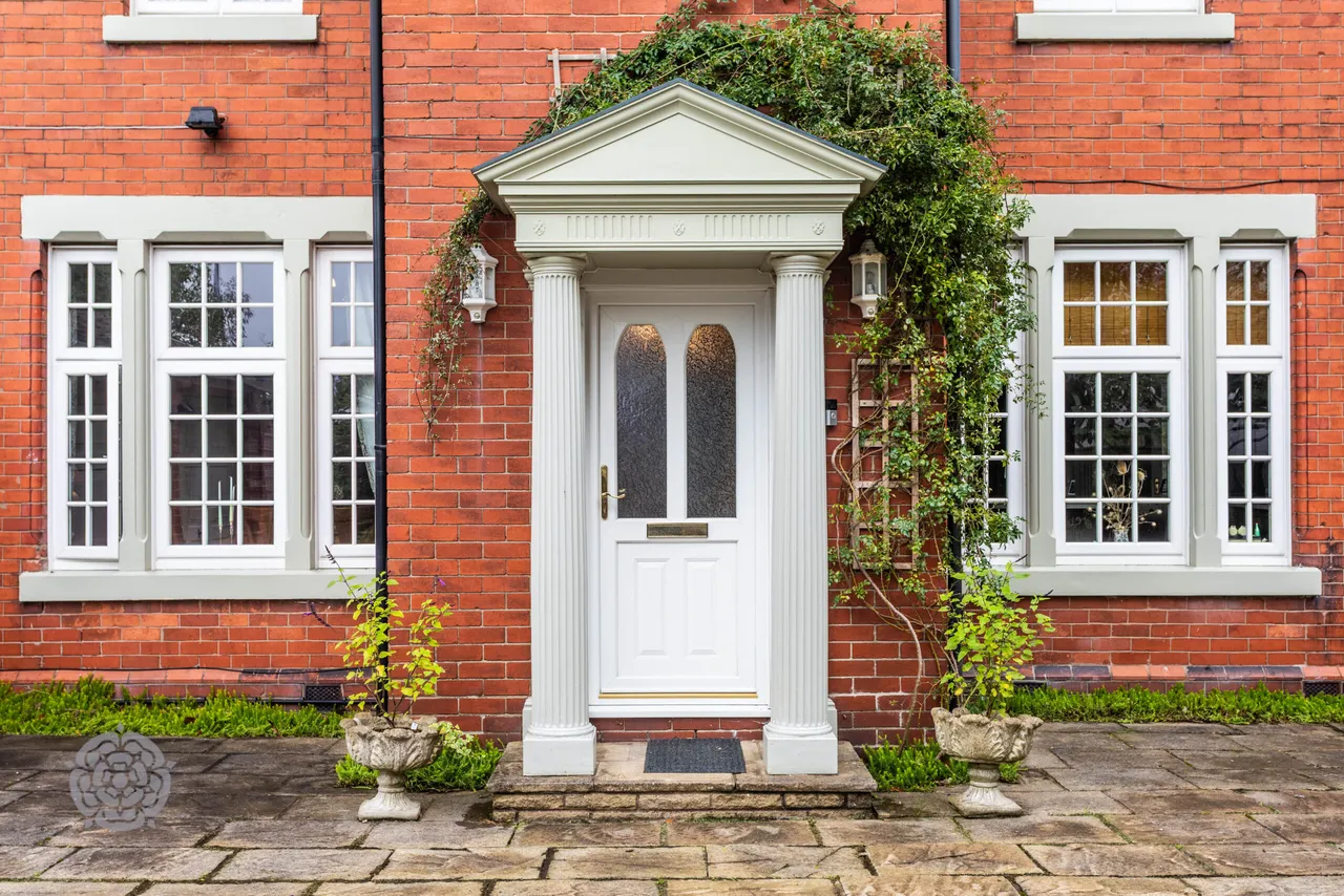Parkfields Lane, Fearnhead, Warrington, WA2 0AR, photo 7