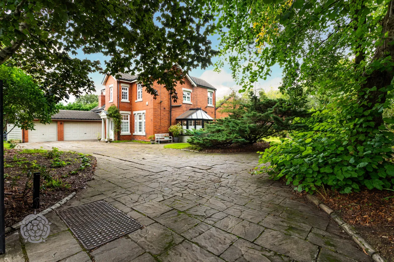 Parkfields Lane, Fearnhead, Warrington, WA2 0AR, photo 5