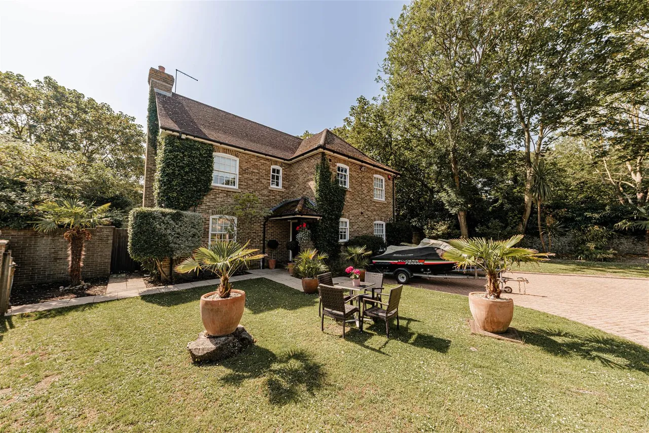 The Spinney, Cliftonville, Margate, Kent, CT9 3JS, photo 33