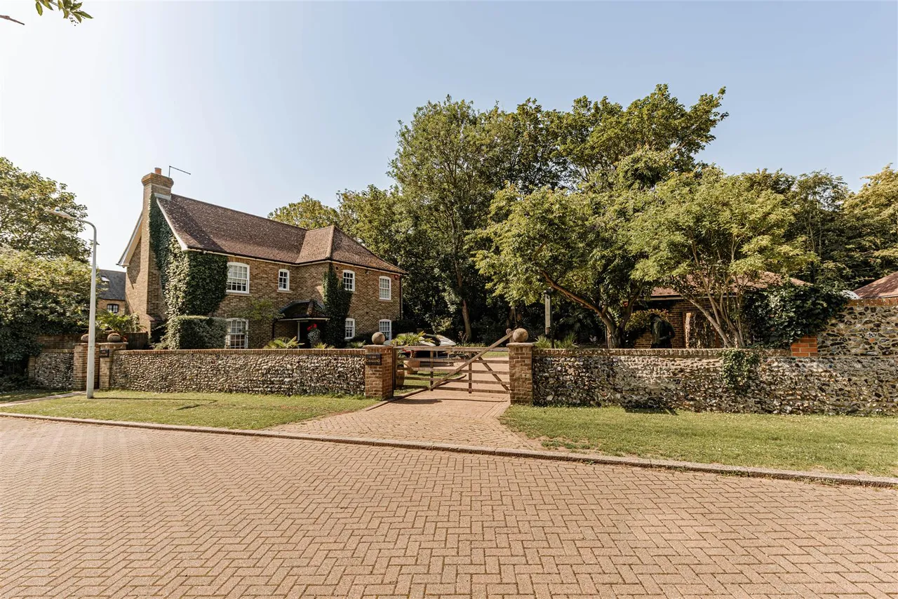 The Spinney, Cliftonville, Margate, Kent, CT9 3JS, photo 24