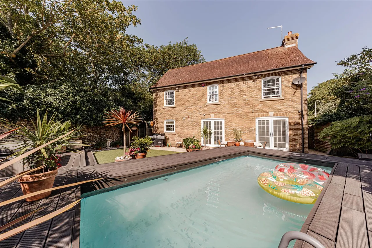 The Spinney, Cliftonville, Margate, Kent, CT9 3JS, photo 11
