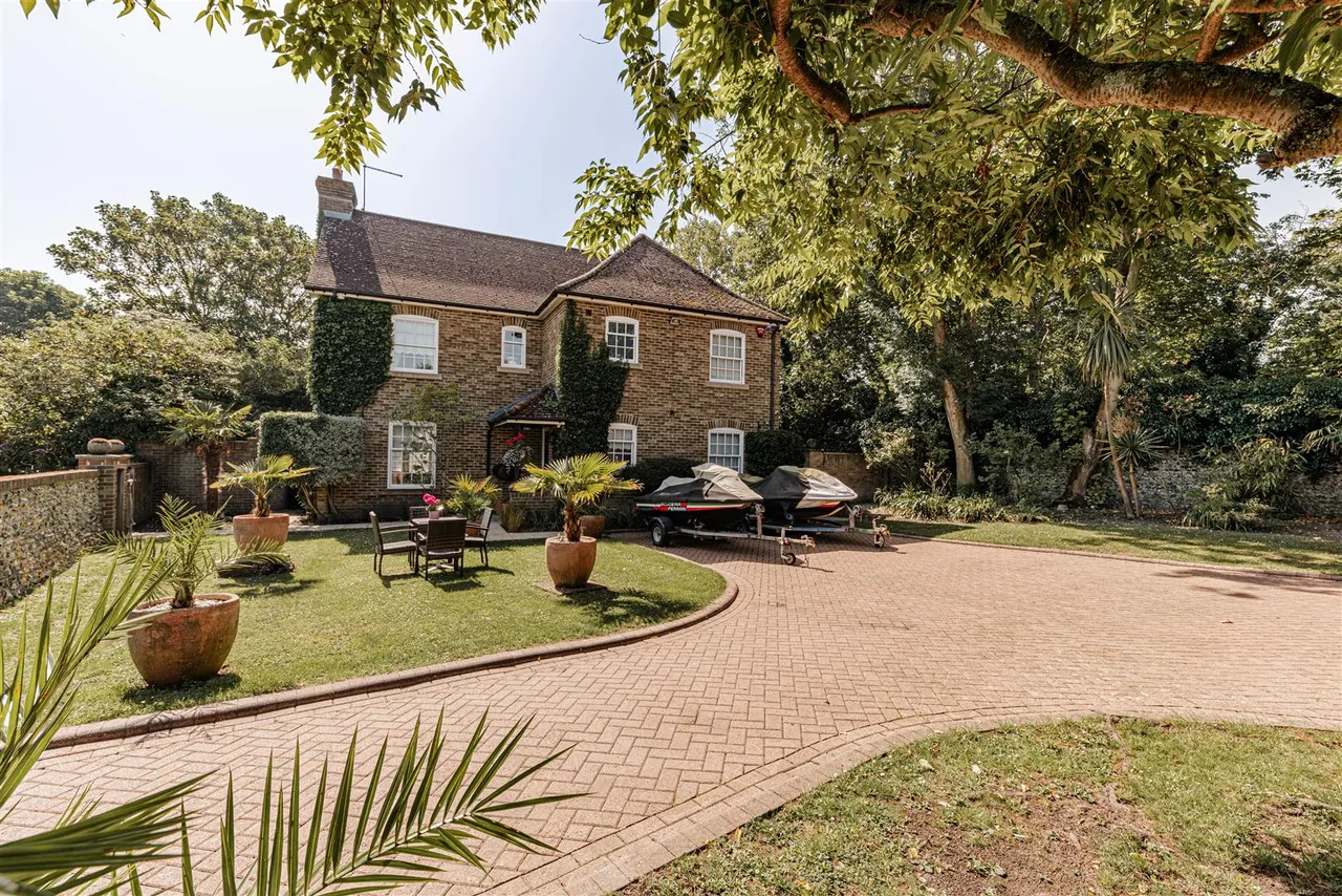 The Spinney, Cliftonville, Margate, Kent, CT9 3JS, photo 23