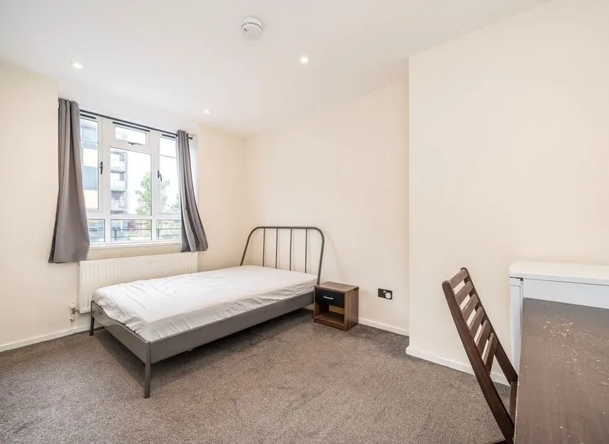 White City Estate, Shepherds Bush, W12, photo 6