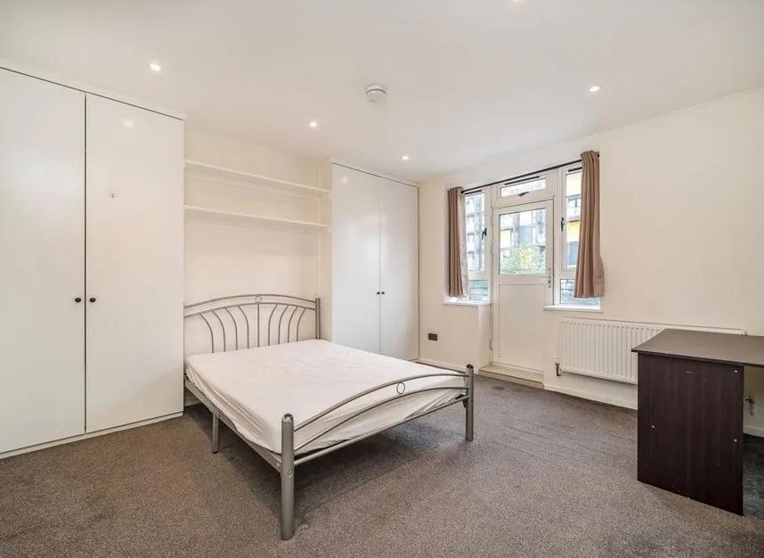 White City Estate, Shepherds Bush, W12, photo 2