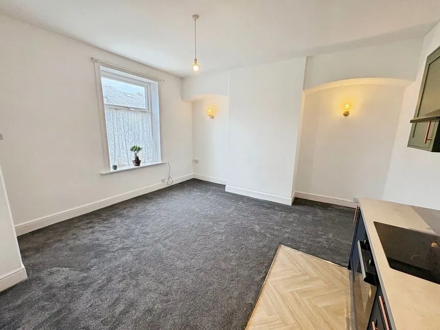 Victoria Street, Lindley, HD3, photo 3