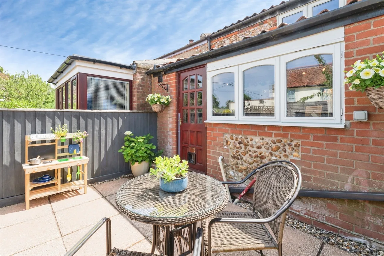 Playingfield Drive, Whissonsett, NR20, photo 12
