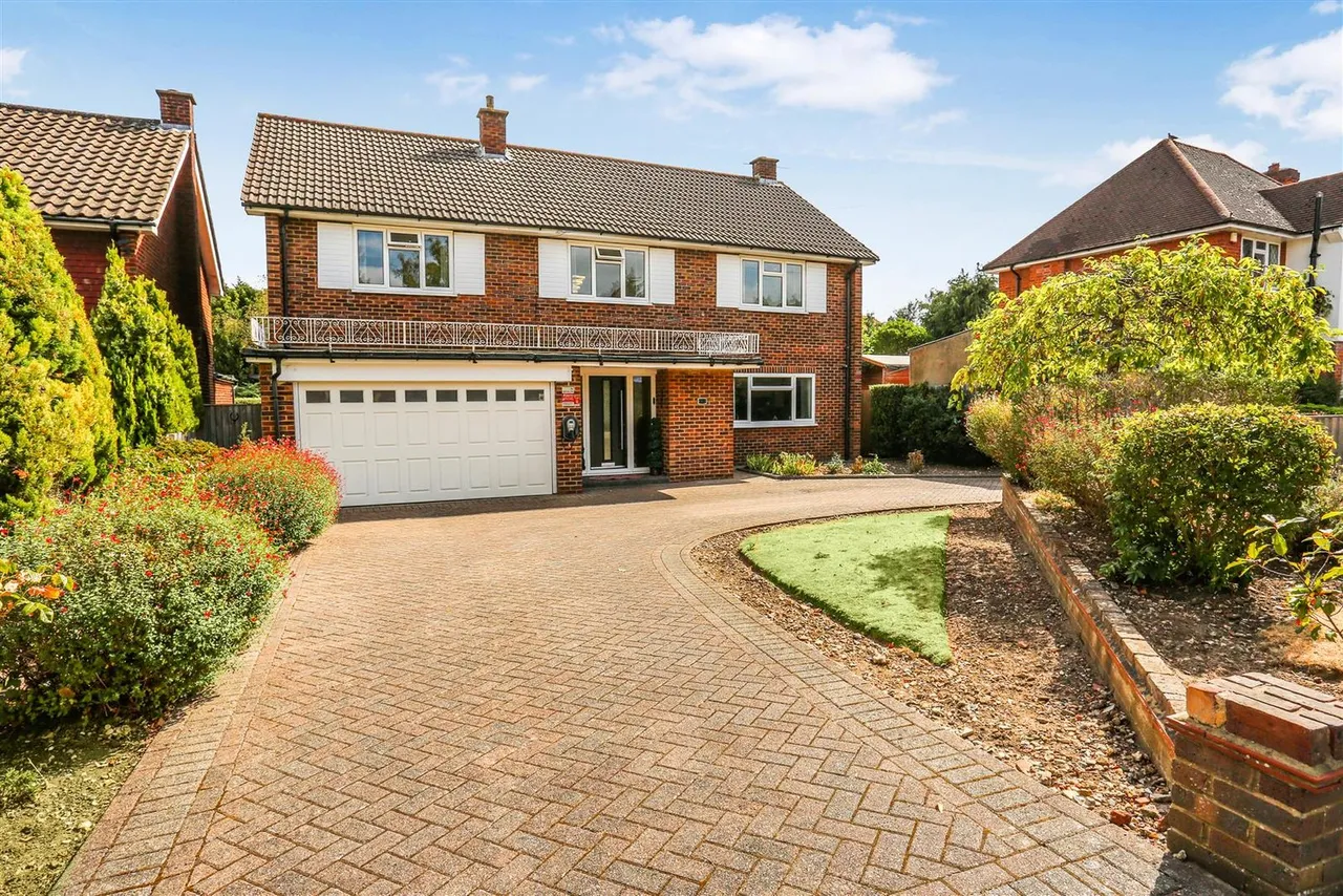 4 bed house for sale, Sandy Lane, South Cheam, SM2