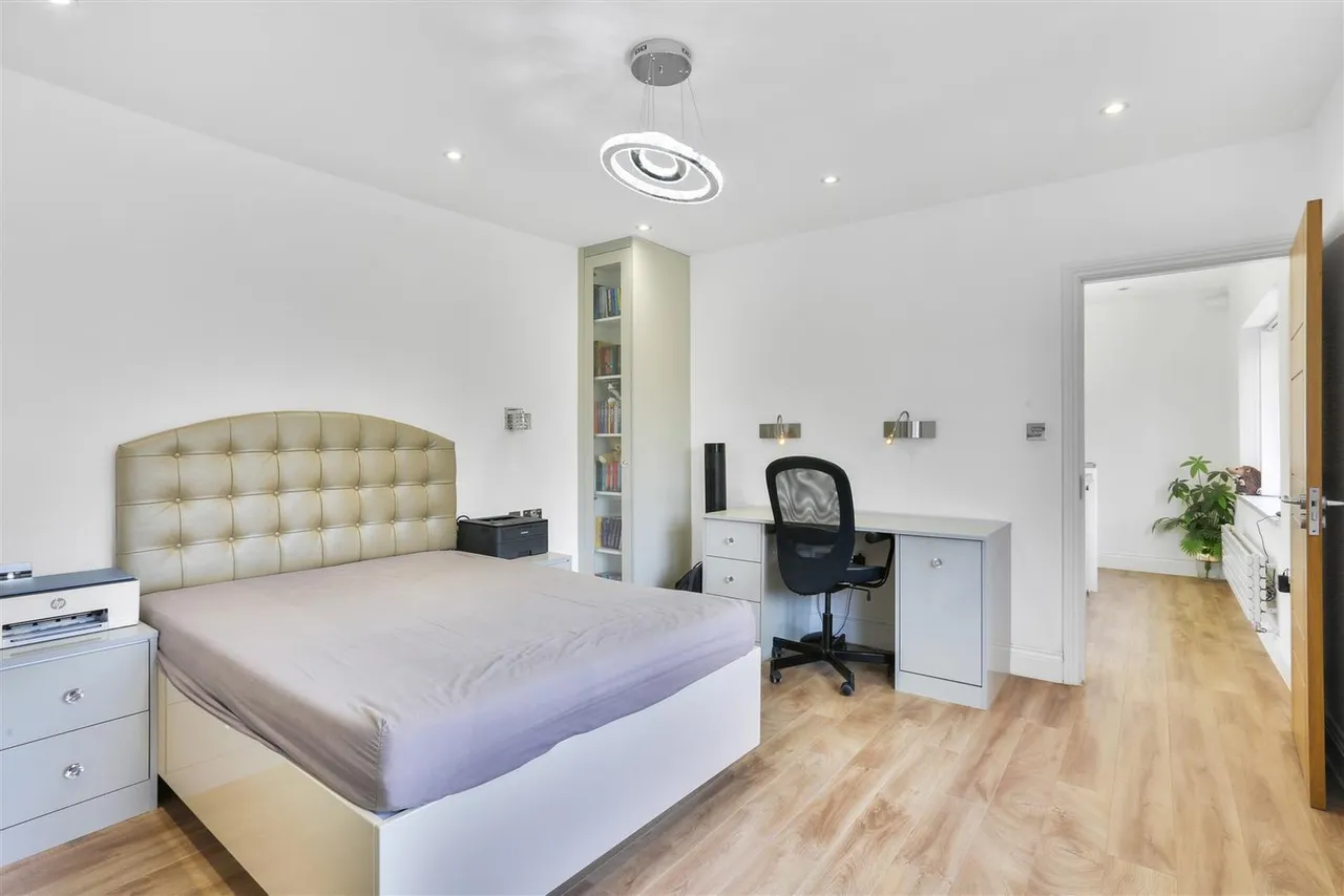 Sandy Lane, South Cheam, SM2, photo 30