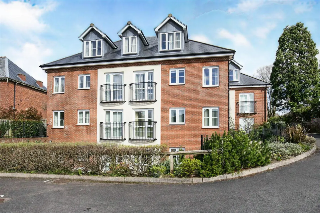 2 bed house for sale, The Wheatridge, Upton St. Leonards, GL4