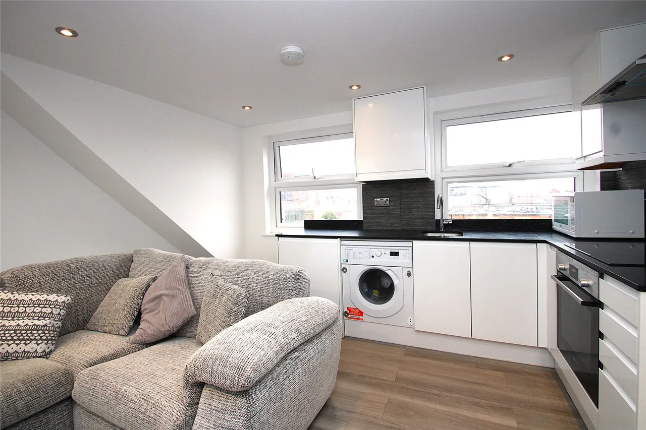 Churchfield Road, Walton On Thames, KT12, photo 4