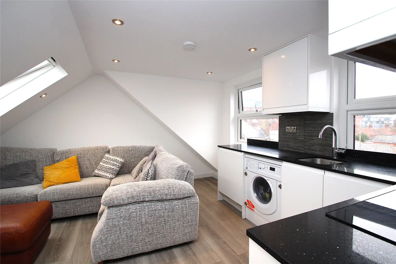Churchfield Road, Walton On Thames, KT12, photo 8