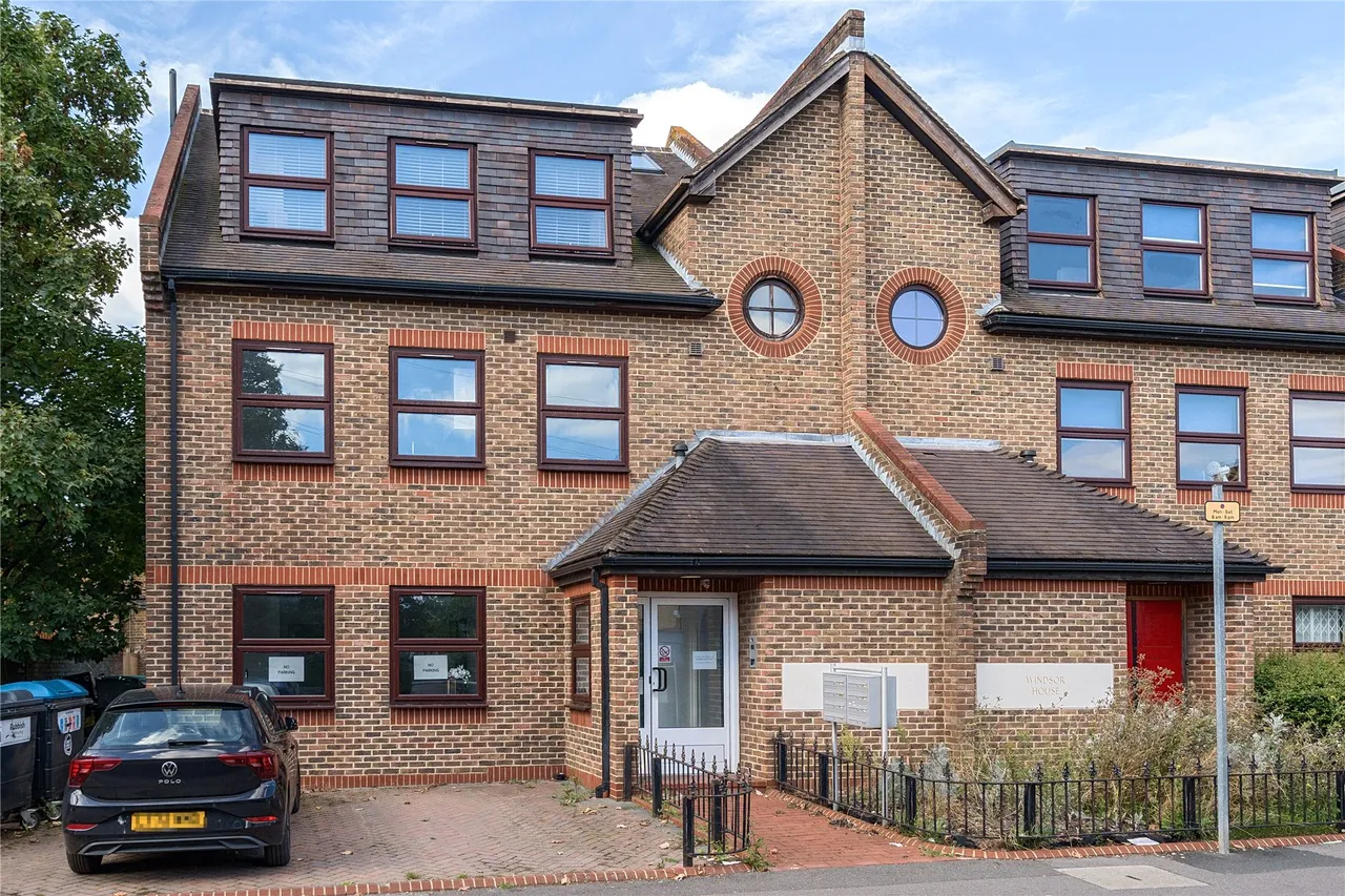 1 bed flat for sale, Churchfield Road, Walton On Thames, KT12